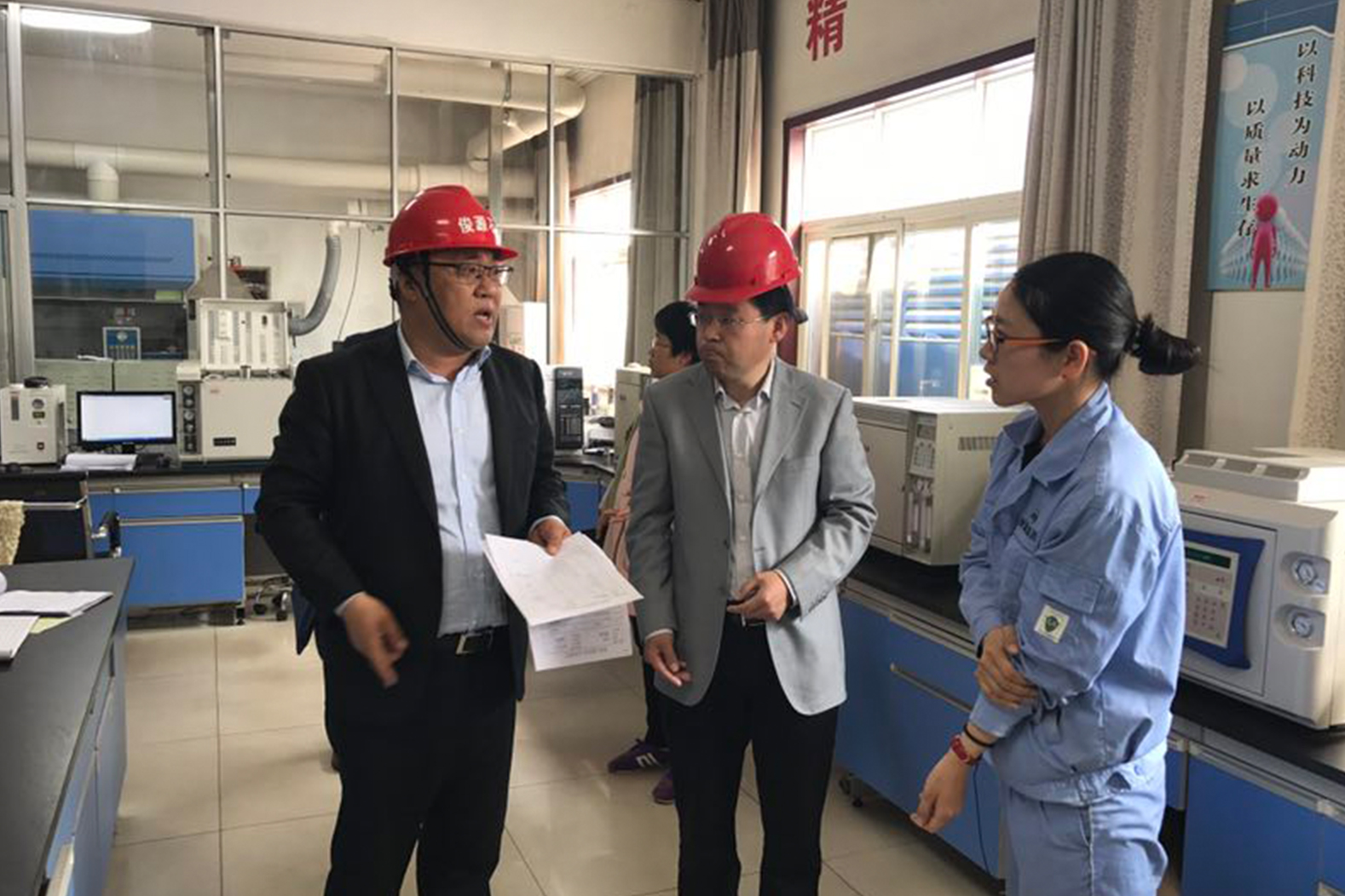 8、農(nóng)高區(qū)管委會副主任胥華遠一行到集團公司調(diào)研.jpg